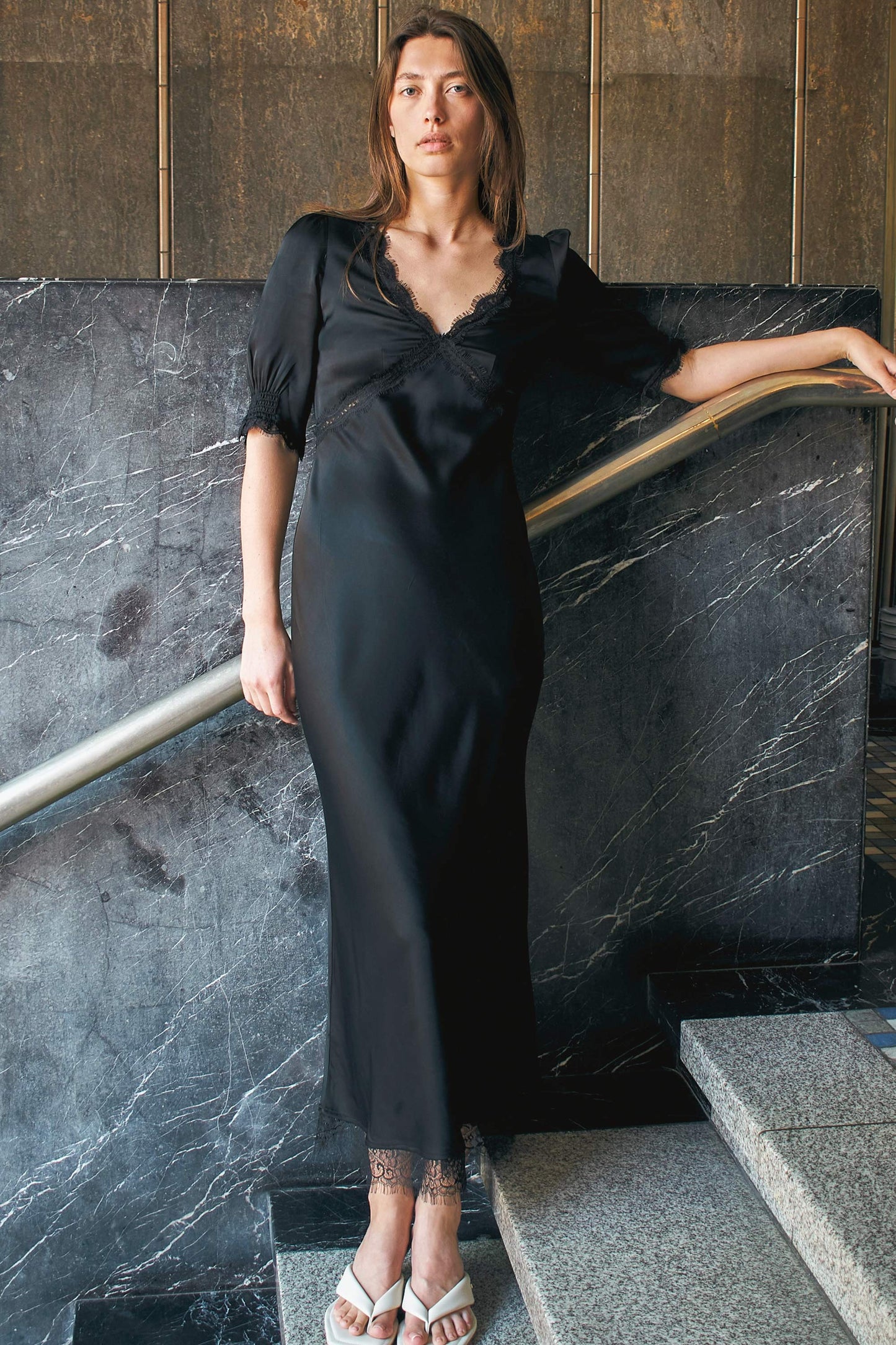 Annina - Black